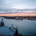 The St. Regis 5*