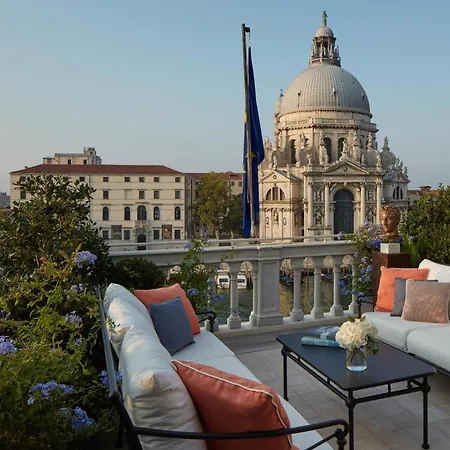 Hotel The St. Regis 5*
