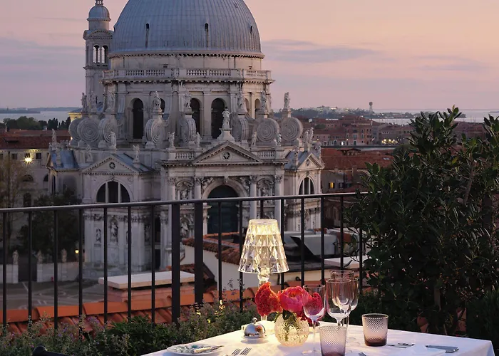 The St. Regis 5*