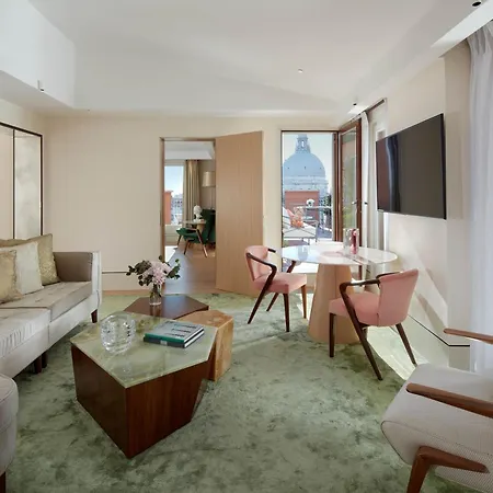 The St. Regis 5*