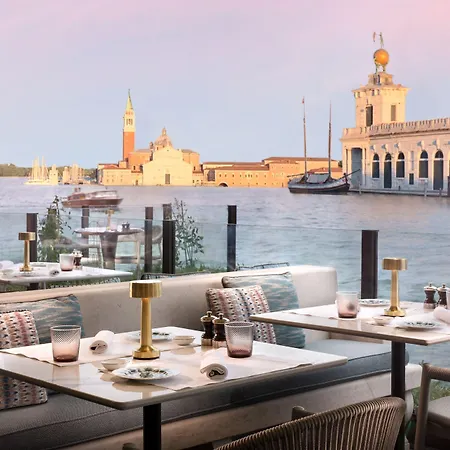 Отель The St. Regis 5*