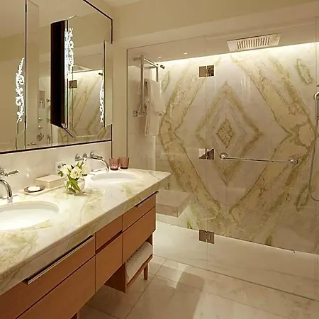 The St. Regis 5*