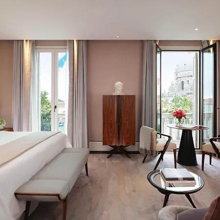 Ξενοδοχείο The St. Regis 5*