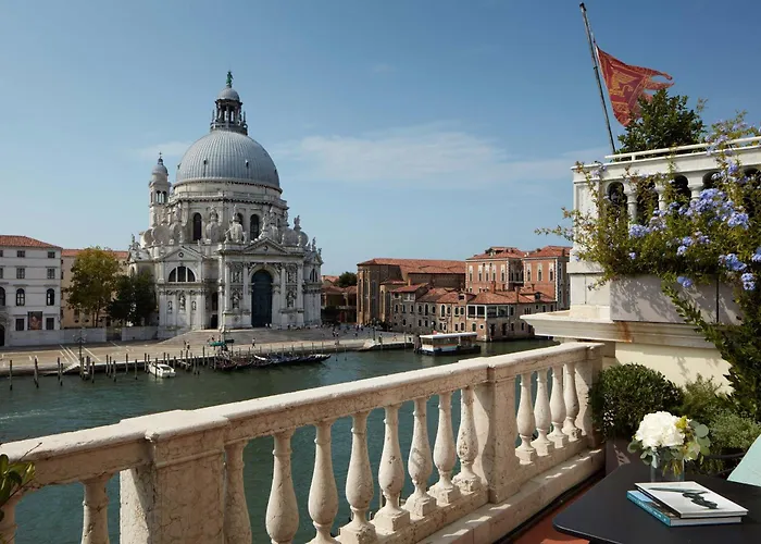 Hotel The St. Regis 5*