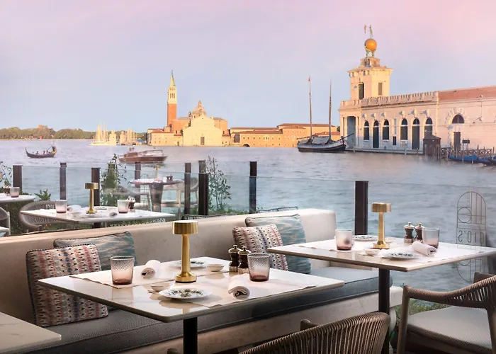 Hotel The St. Regis 5*